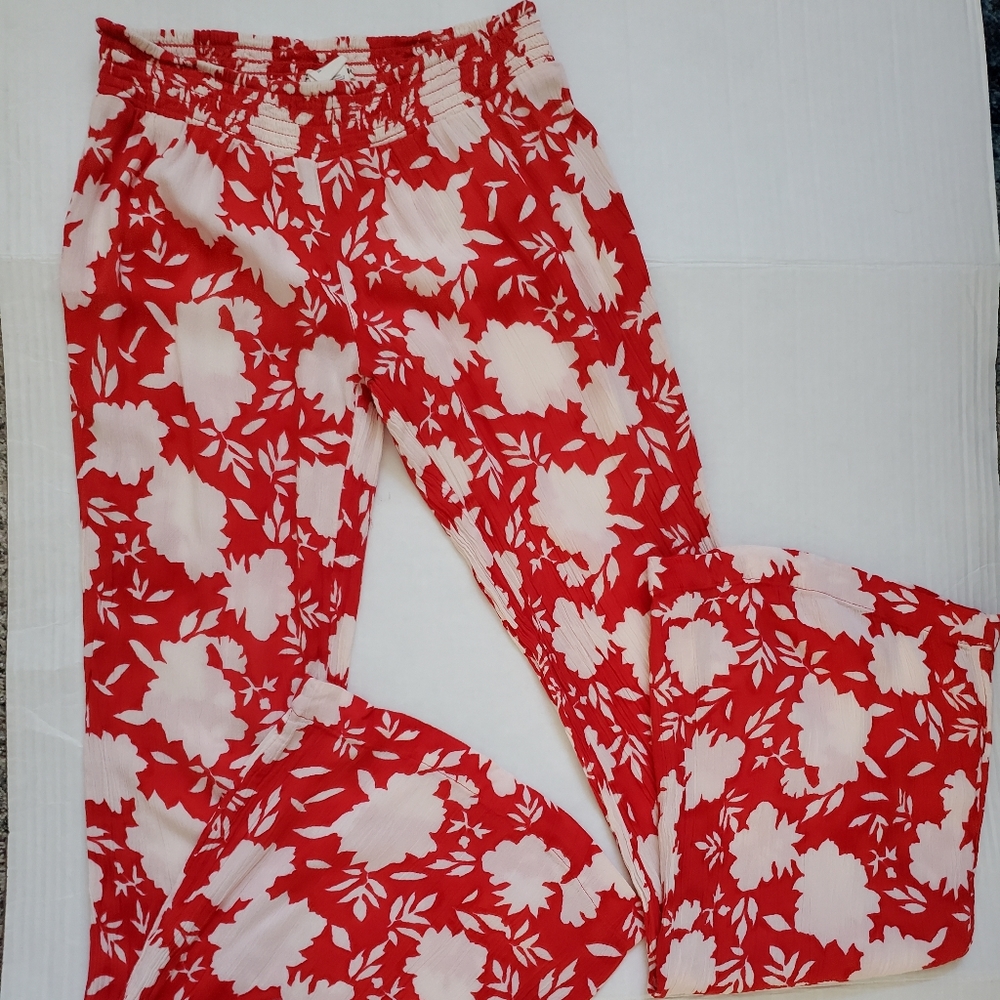 Billabong Red/white Floral print bell bottom pants